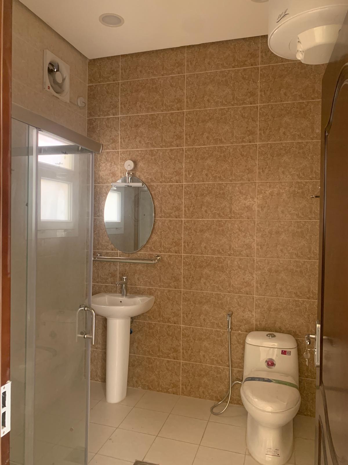 AT MADINATH KHALIFA SOUTH UNFURNISHED - Kitchen